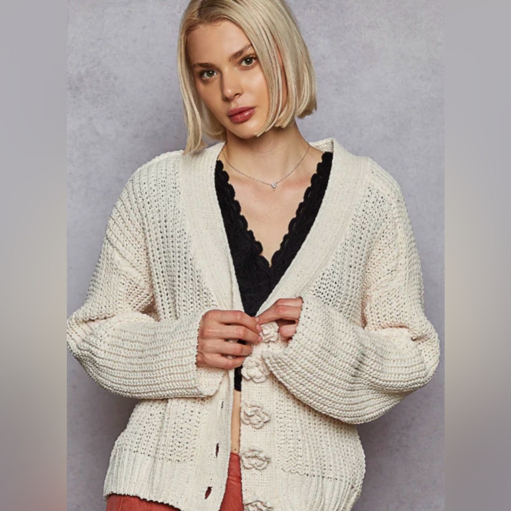 Stunning Neutral Color POL Oversized Cream Cardigan with gorgeous buttons❤️